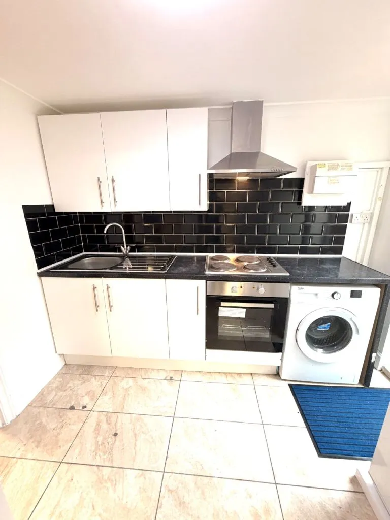 Wanted flat to rent please dudley area