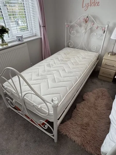 Single beds with mattress in nearly new condition