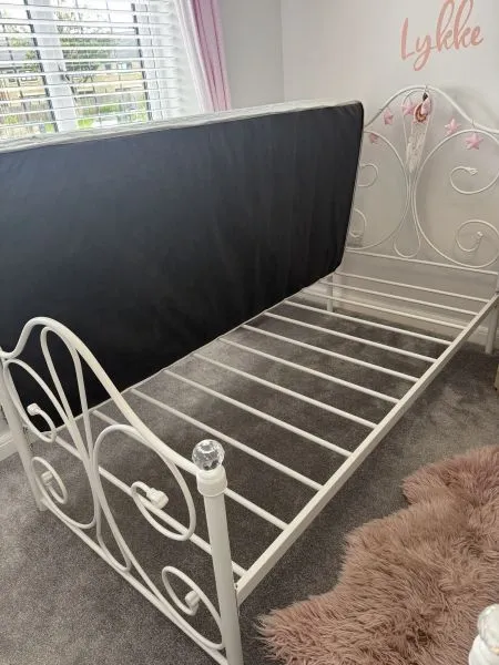 Single beds with mattress in nearly new condition