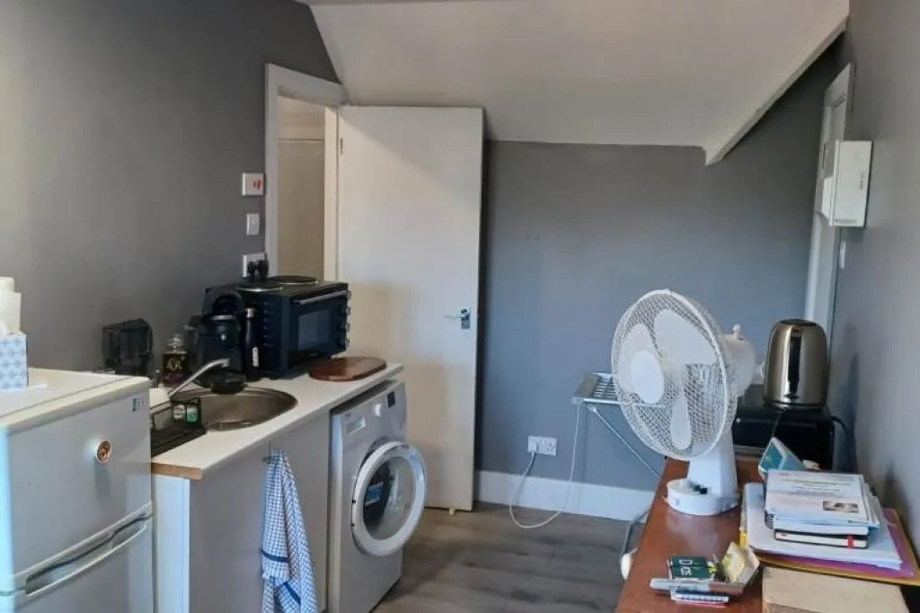 Studio Room in Windsor, Berkshire (SL4 3QB)