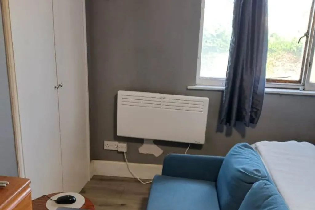 Studio Room in Windsor, Berkshire (SL4 3QB)