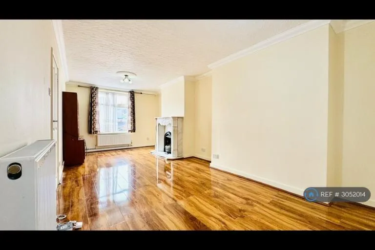 2 bedroom house in Longbridge Road, Dagenham, RM8 (2 bed) (#3052014)