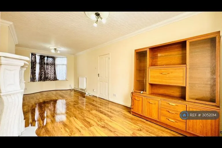 2 bedroom house in Longbridge Road, Dagenham, RM8 (2 bed) (#3052014)