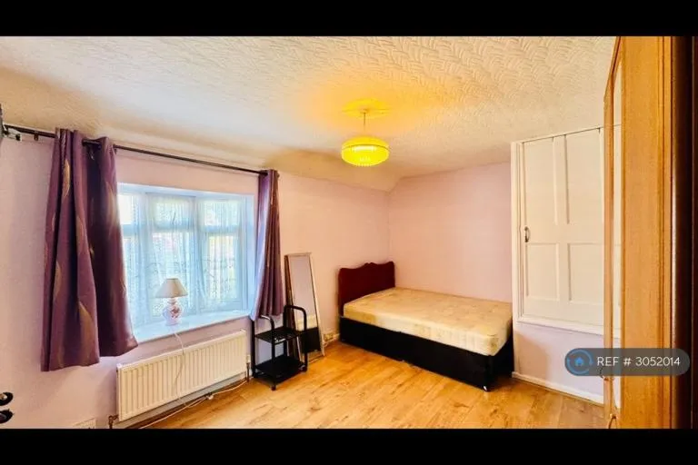 2 bedroom house in Longbridge Road, Dagenham, RM8 (2 bed) (#3052014)