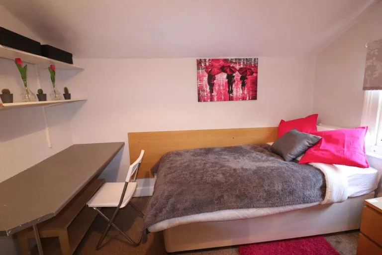 5 bedrooms in Boulter Street, Oxford, OX4 Book Online - The Rent Guru {16}