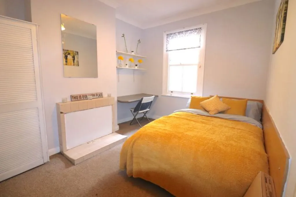 5 bedrooms in Boulter Street, Oxford, OX4 Book Online - The Rent Guru {16}