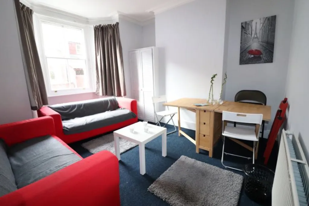 5 bedrooms in Boulter Street, Oxford, OX4 Book Online - The Rent Guru {16}