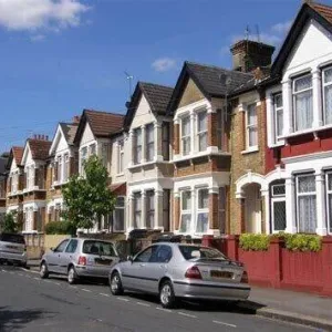 2 Bedroom Ground Floor Flat with Private Garden Access – Kennington £346 per week (£1,500 pcm)