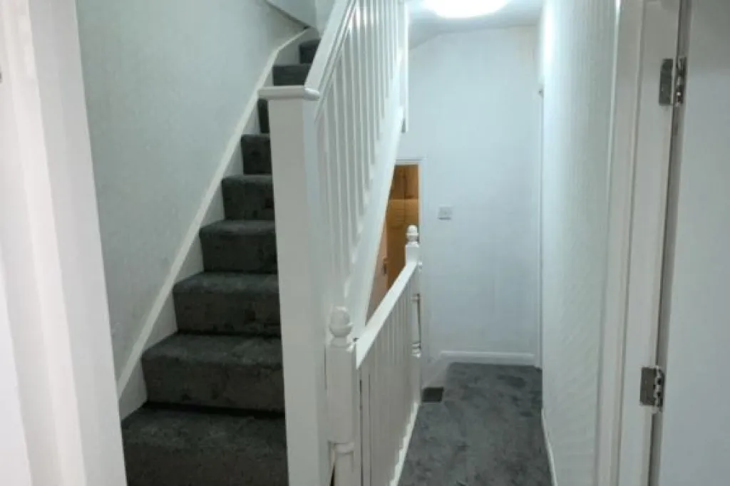 Spacious & Stylish 3 rooms Upper Floor Apartment – Perfect for Comfortable Living