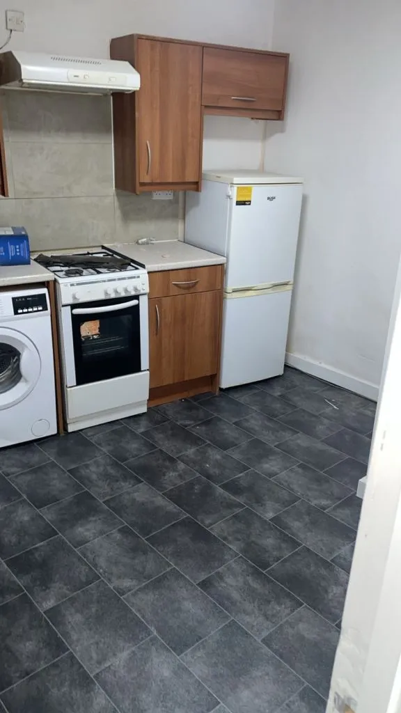 Spacious & Stylish 3 rooms Upper Floor Apartment – Perfect for Comfortable Living