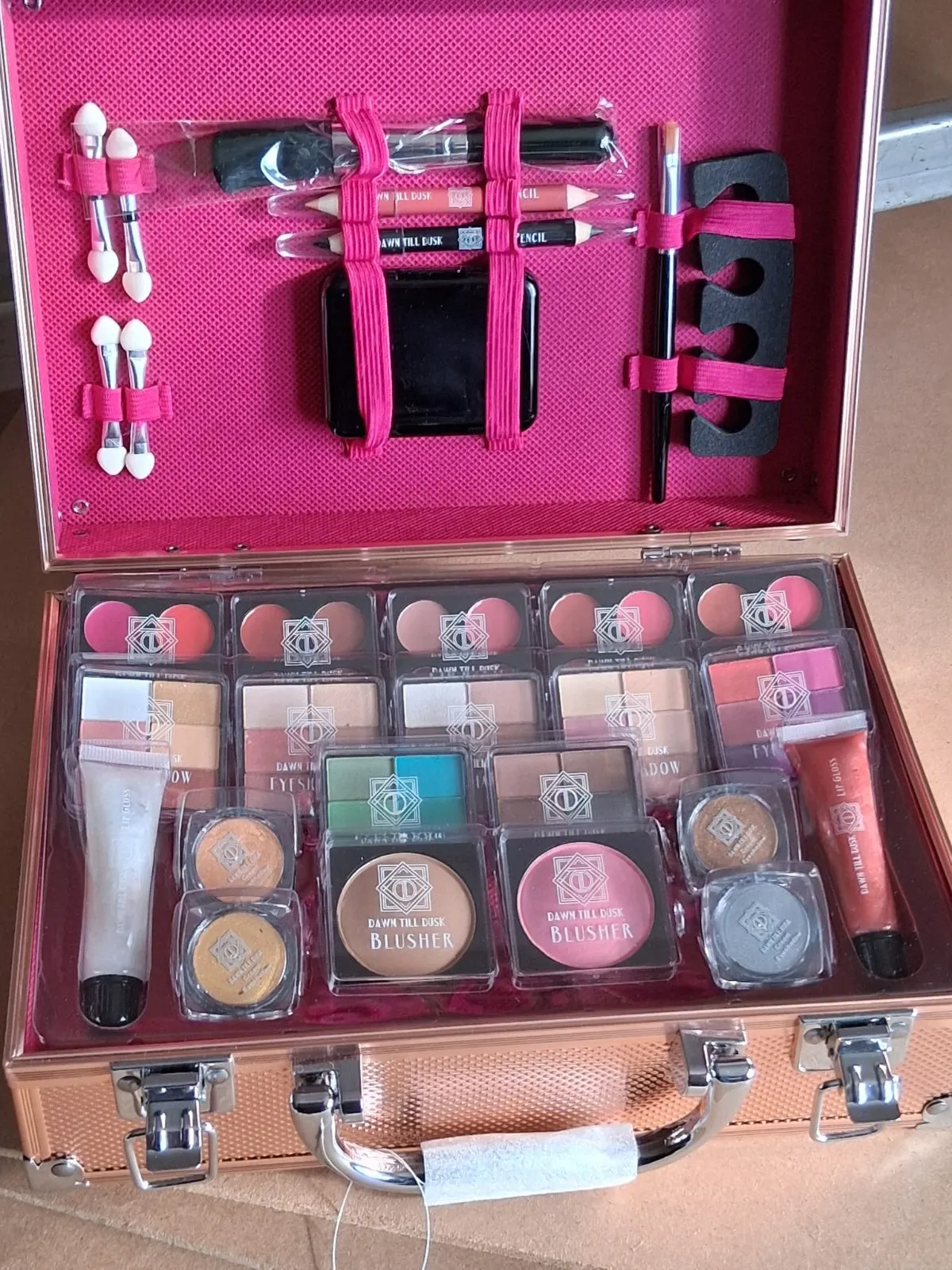 Brand new make up set  not needed collection only