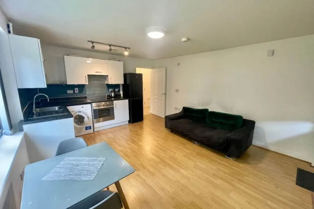 1 Bedroom Ground Floor Flat To Rent - Hollingworth Mews, Watford , WD25 0AB