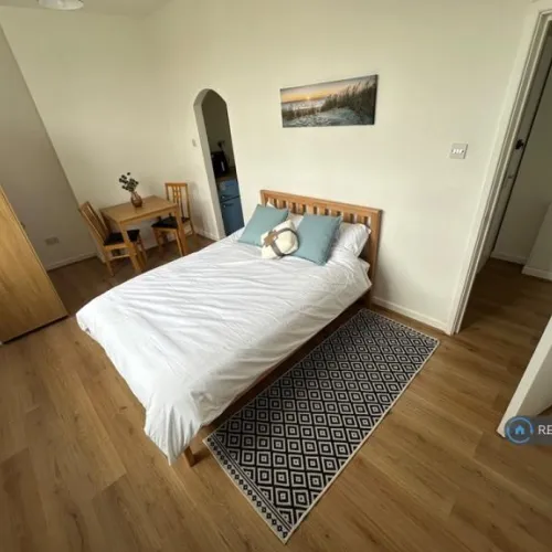 Studio flat in Victoria Road, Merseyside, CH45 (#3070897)