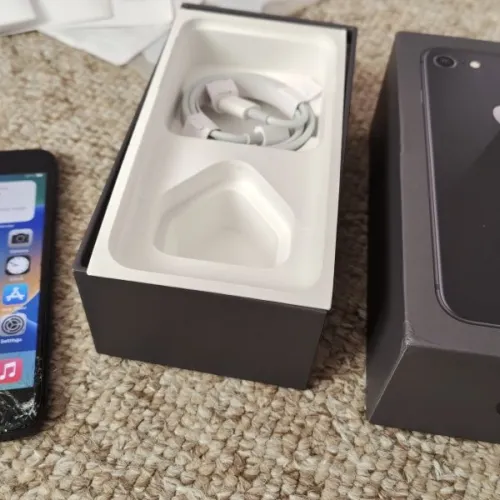 boxed unlocked apple iphone 8 mobile phone with free postage
