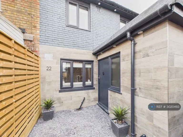 4 bedroom house in Ravens Lane, Ipswich, IP8 (4 bed) (#3020493)