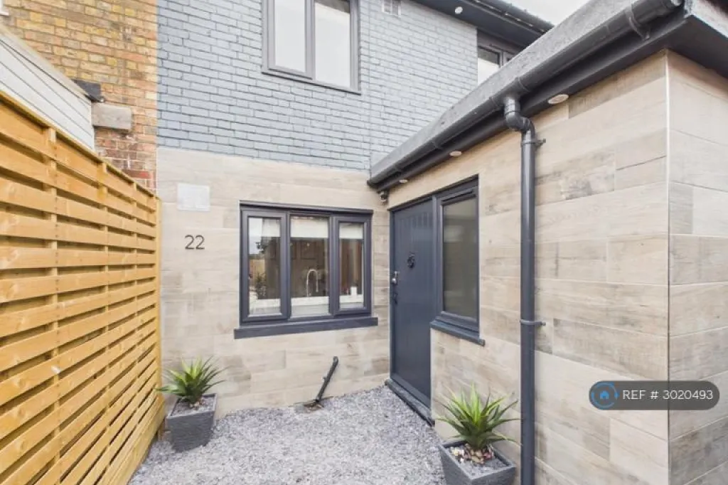 4 bedroom house in Ravens Lane, Ipswich, IP8 (4 bed) (#3020493)