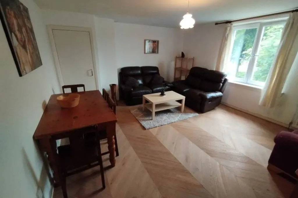 3 bedroom upper villa Pennywell Rd