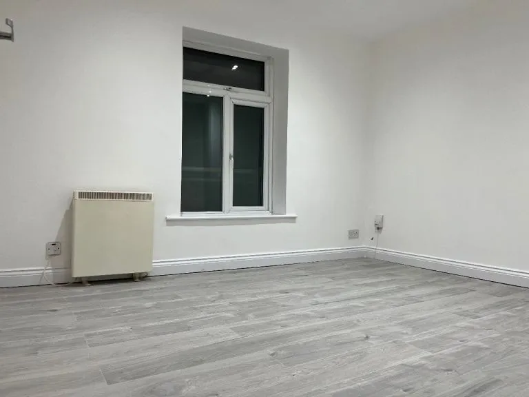 1 Bedroom Flat to Let in BD2