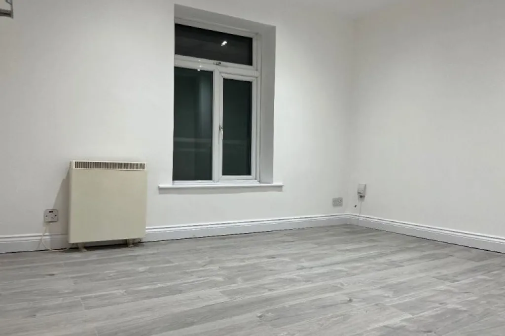 1 Bedroom Flat to Let in BD2