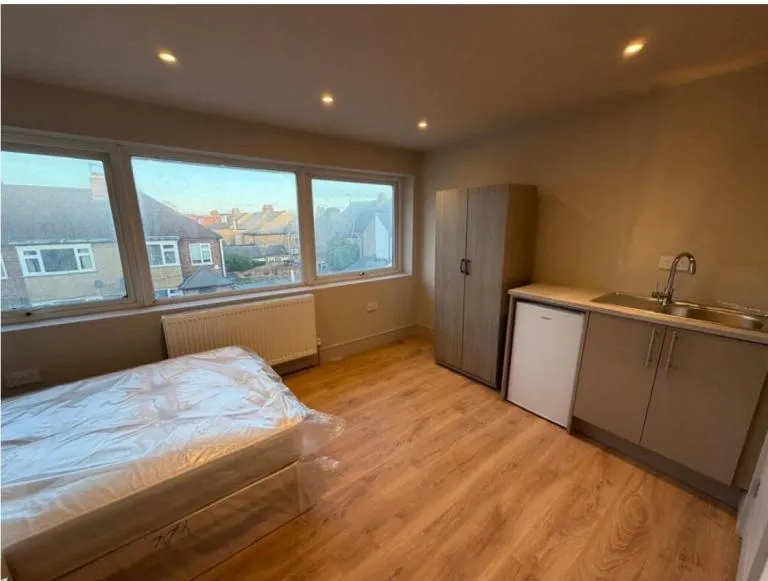 1 Bedroom Flat to Let in BD2