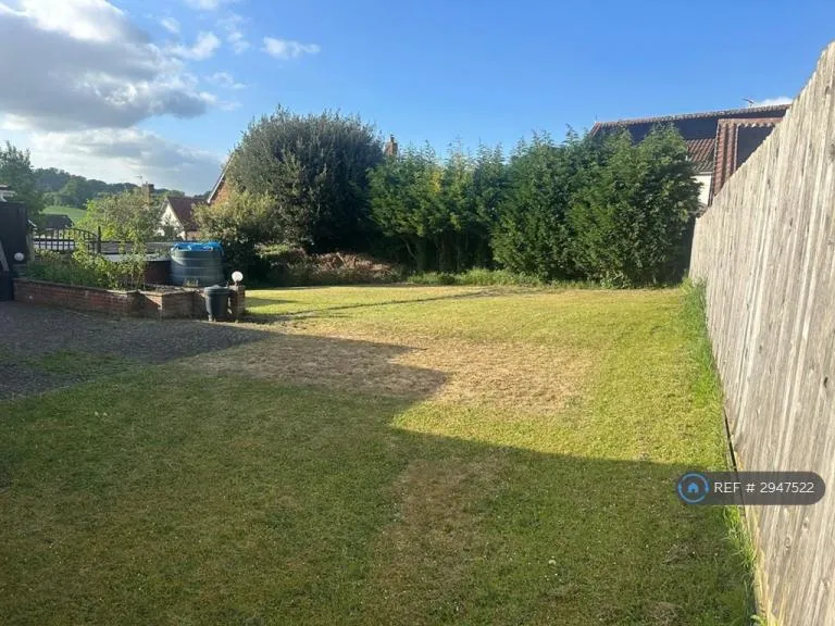 5 bedroom house in School Road, Coddenham, IP6 (5 bed) (#2947522)