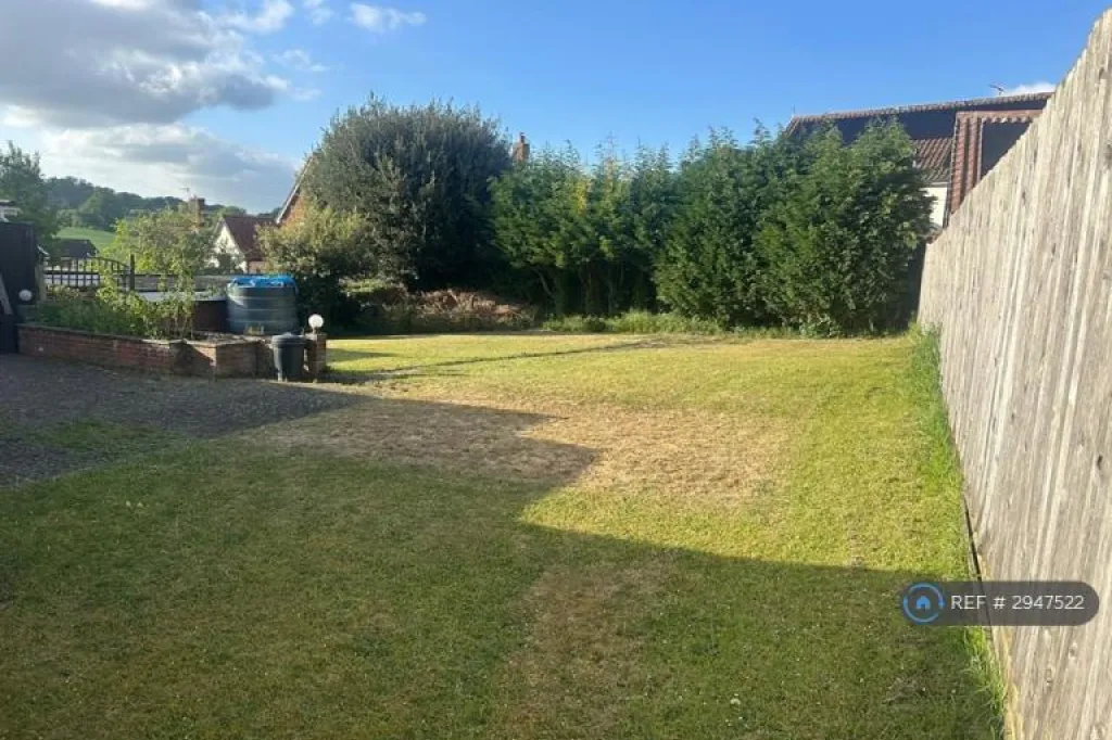 5 bedroom house in School Road, Coddenham, IP6 (5 bed) (#2947522)