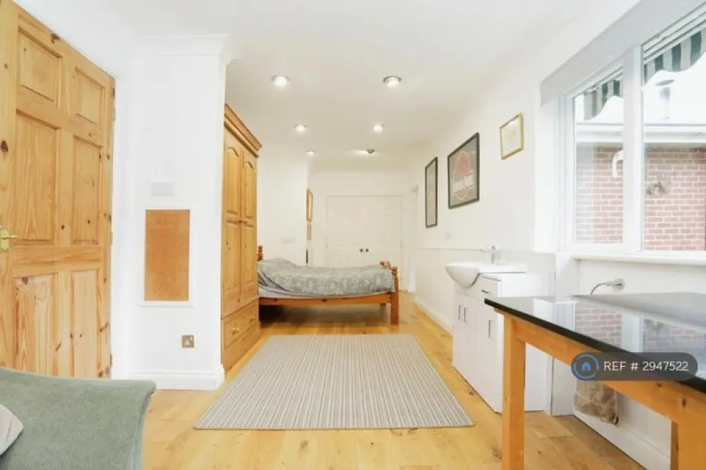 5 bedroom house in School Road, Coddenham, IP6 (5 bed) (#2947522)