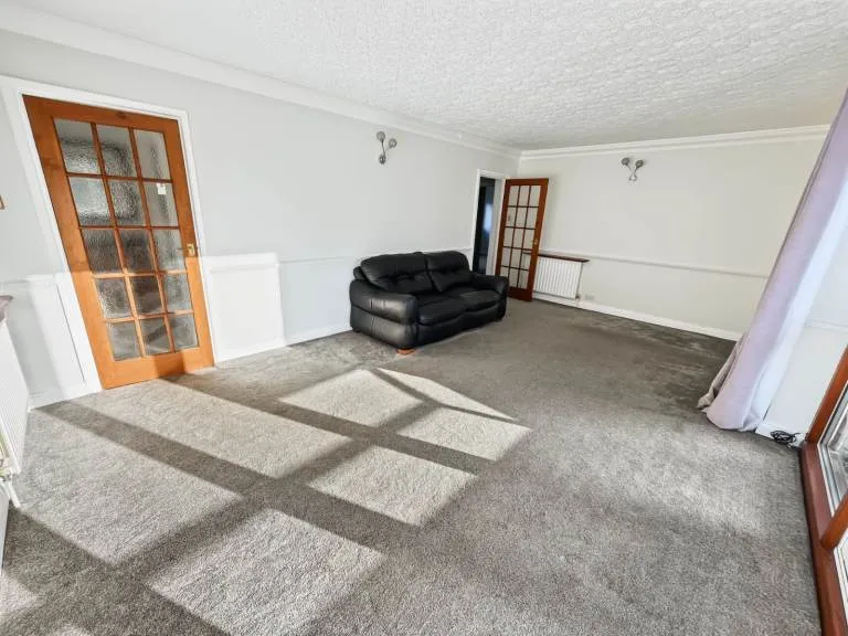3 Bedroom Flat - Stoke Poges