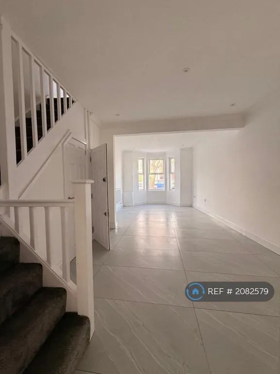 3 bedroom house in Woodkands Park, London, N15 (3 bed) (#2082579)