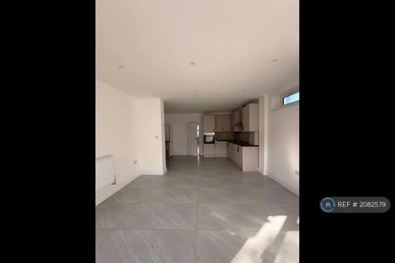 3 bedroom house in Woodkands Park, London, N15 (3 bed) (#2082579)