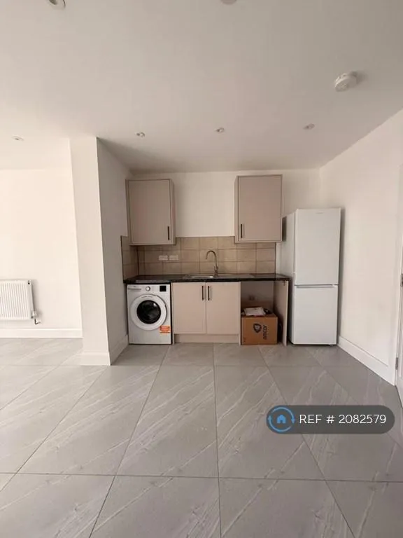 3 bedroom house in Woodkands Park, London, N15 (3 bed) (#2082579)