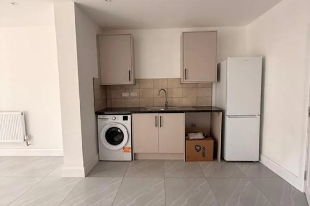 3 bedroom house in Woodkands Park, London, N15 (3 bed) (#2082579)