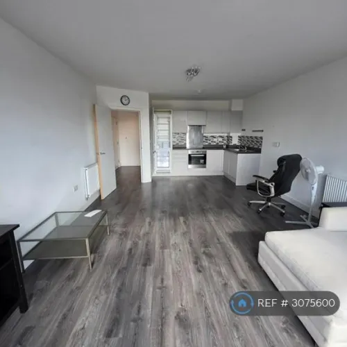 2 bedroom flat in Laurina Apartments, Hayes, UB3 (2 bed) (#3075600)