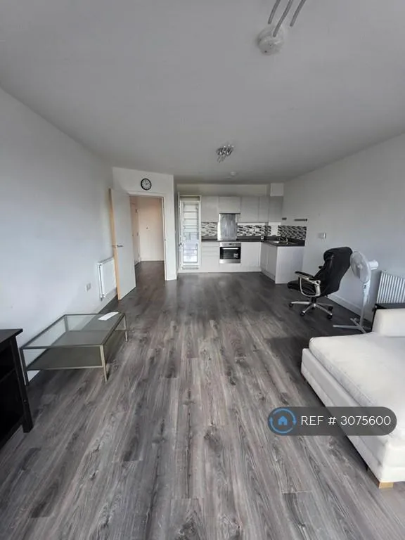 2 bedroom flat in Laurina Apartments, Hayes, UB3 (2 bed) (#3075600)
