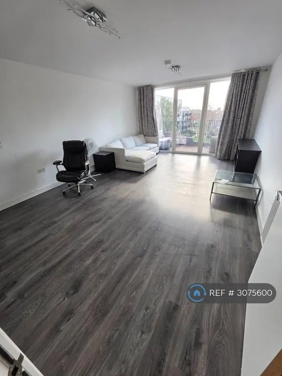 2 bedroom flat in Laurina Apartments, Hayes, UB3 (2 bed) (#3075600)