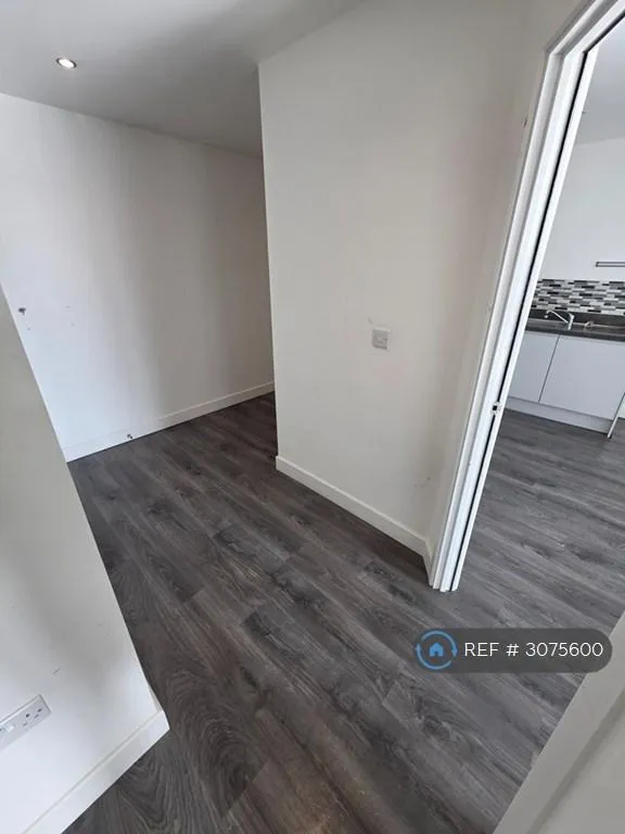 2 bedroom flat in Laurina Apartments, Hayes, UB3 (2 bed) (#3075600)