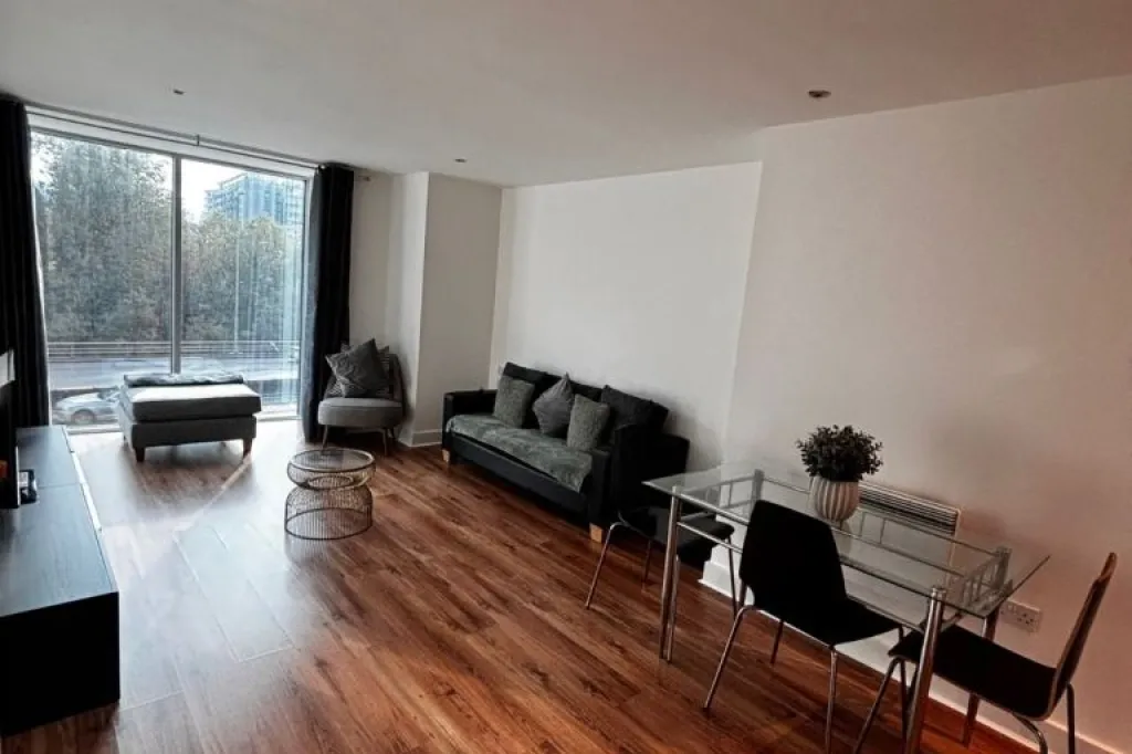 1 bed apartment city centre