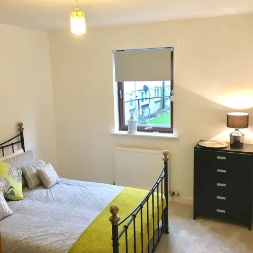 2 bed contemporary flat near ARI, Anderson Drive & Aberdeen Uni (AB24)