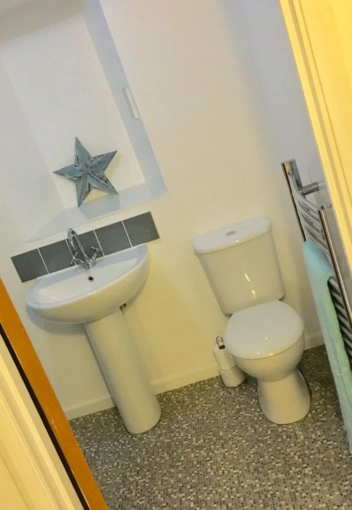 2 bed contemporary flat near ARI, Anderson Drive & Aberdeen Uni (AB24)