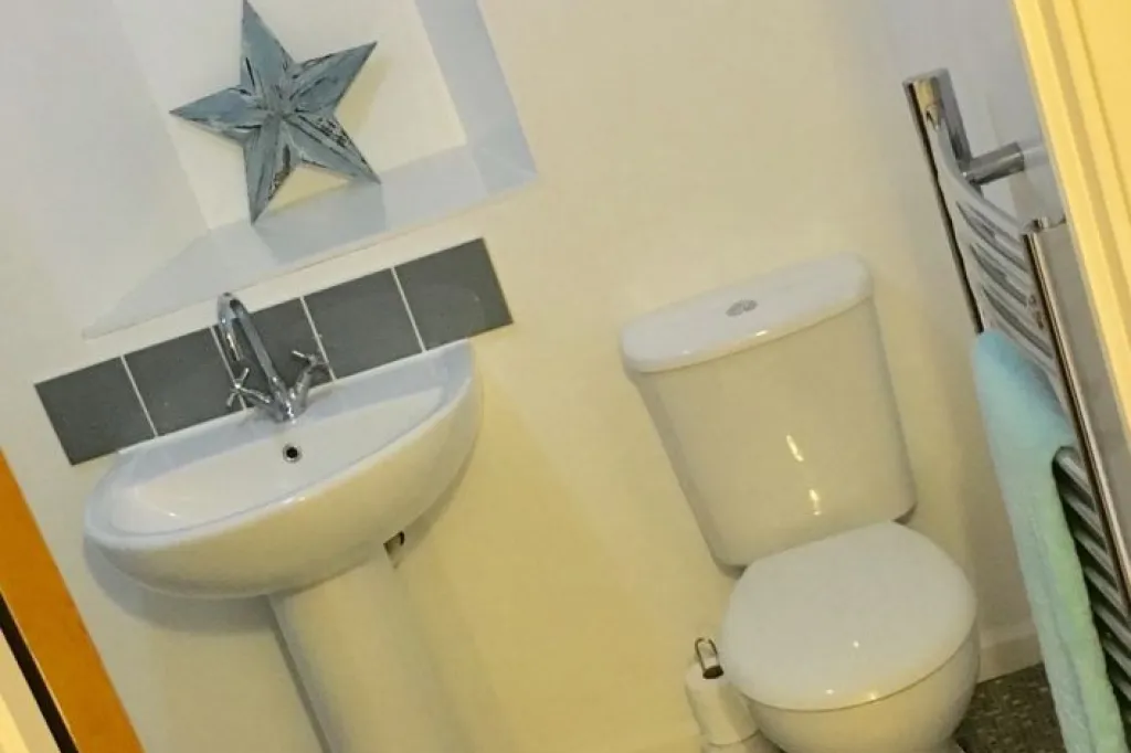 2 bed contemporary flat near ARI, Anderson Drive & Aberdeen Uni (AB24)