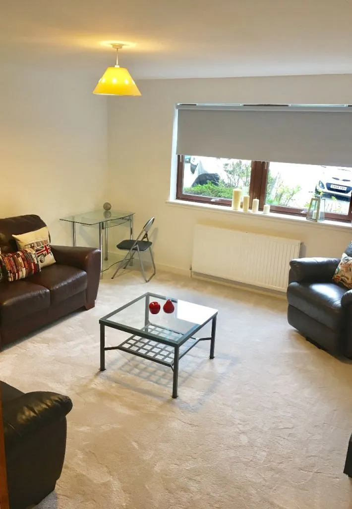 2 bed contemporary flat near ARI, Anderson Drive & Aberdeen Uni (AB24)