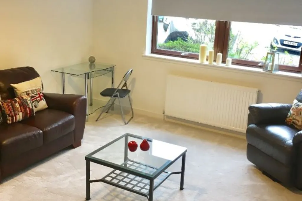 2 bed contemporary flat near ARI, Anderson Drive & Aberdeen Uni (AB24)