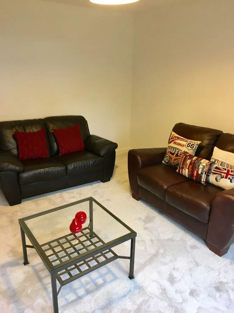 2 bed contemporary flat near ARI, Anderson Drive & Aberdeen Uni (AB24)