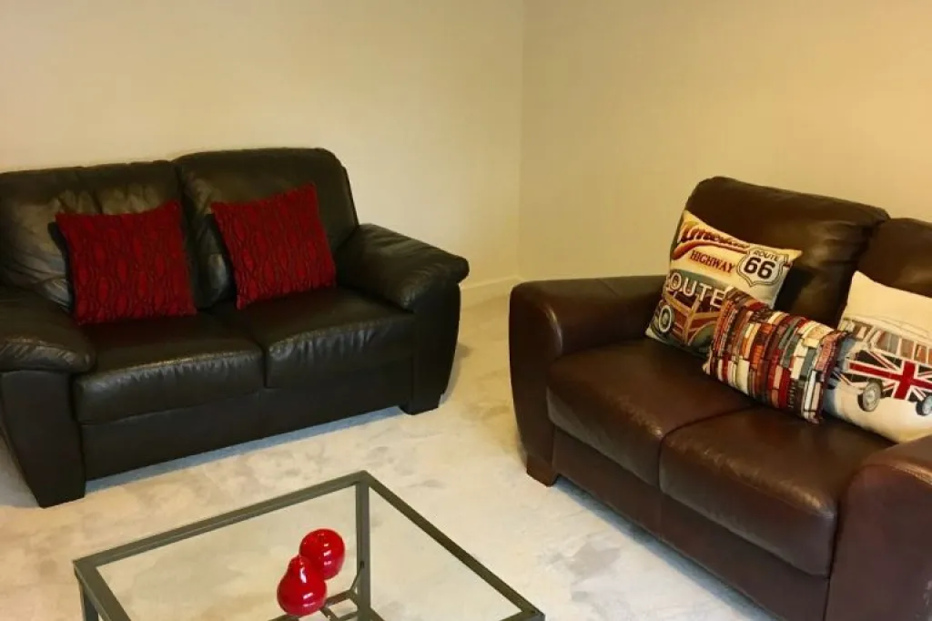 2 bed contemporary flat near ARI, Anderson Drive & Aberdeen Uni (AB24)
