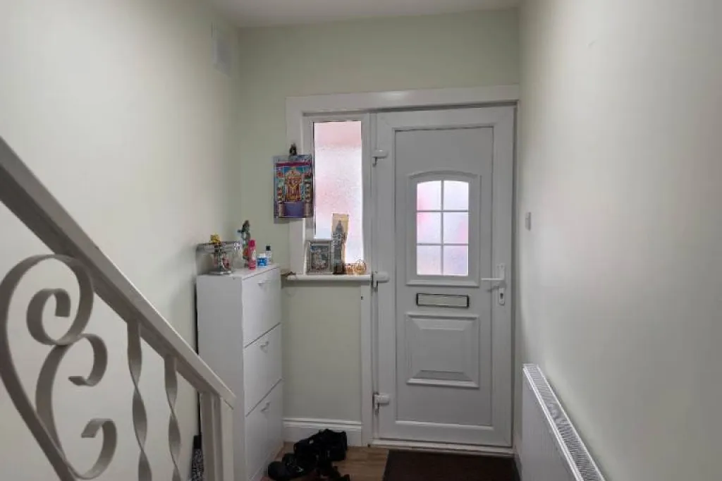 Semi Detached House for Rent - 3 Bedroom - Wimborne Avenue, Hayes, UB4 0HJ