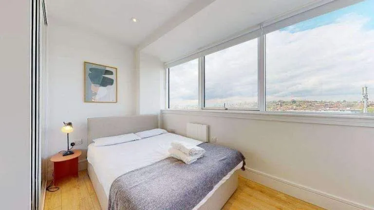 10th-Floor Studio with Gym, Cinema & Co-Working: Olympic Way, Wembley | £1,695pcm