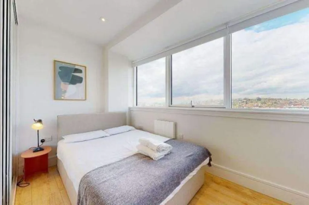 10th-Floor Studio with Gym, Cinema & Co-Working: Olympic Way, Wembley | £1,695pcm