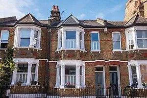 10th-Floor Studio with Gym, Cinema & Co-Working: Olympic Way, Wembley | £1,695pcm