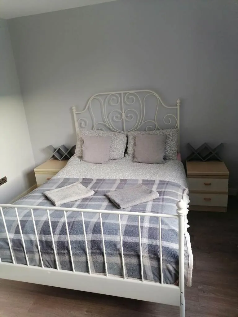 3 bedroom flat to rent
