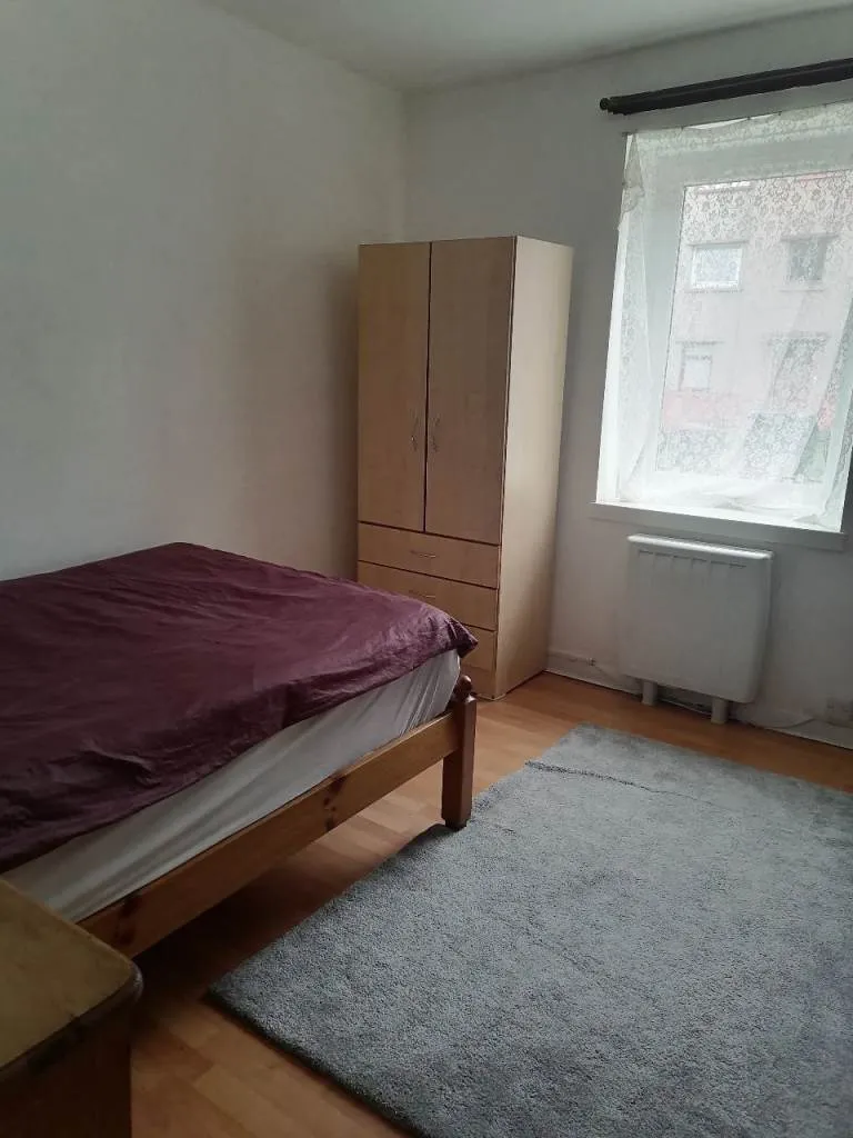 3 bedroom flat to rent
